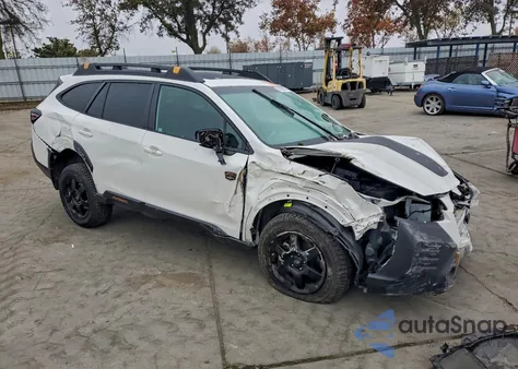 2022 Subaru Outback Wilderness z USA, uszkodzony, nr VIN 4S4BTGUD8N3175605